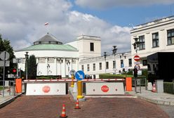 Remont Nowego Domu Poselskiego. "Pudrowanie trupa"