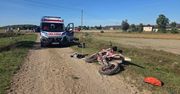Aleksandrów: Zderzenie motocyklisty z krową. Zwierzę zginęło, ranny motocyklista. W akcji śmigłowiec LPR