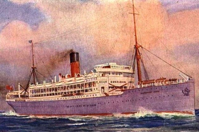 RMS Llandovery Castle - statek linii Union Castle z różowym kadłubem