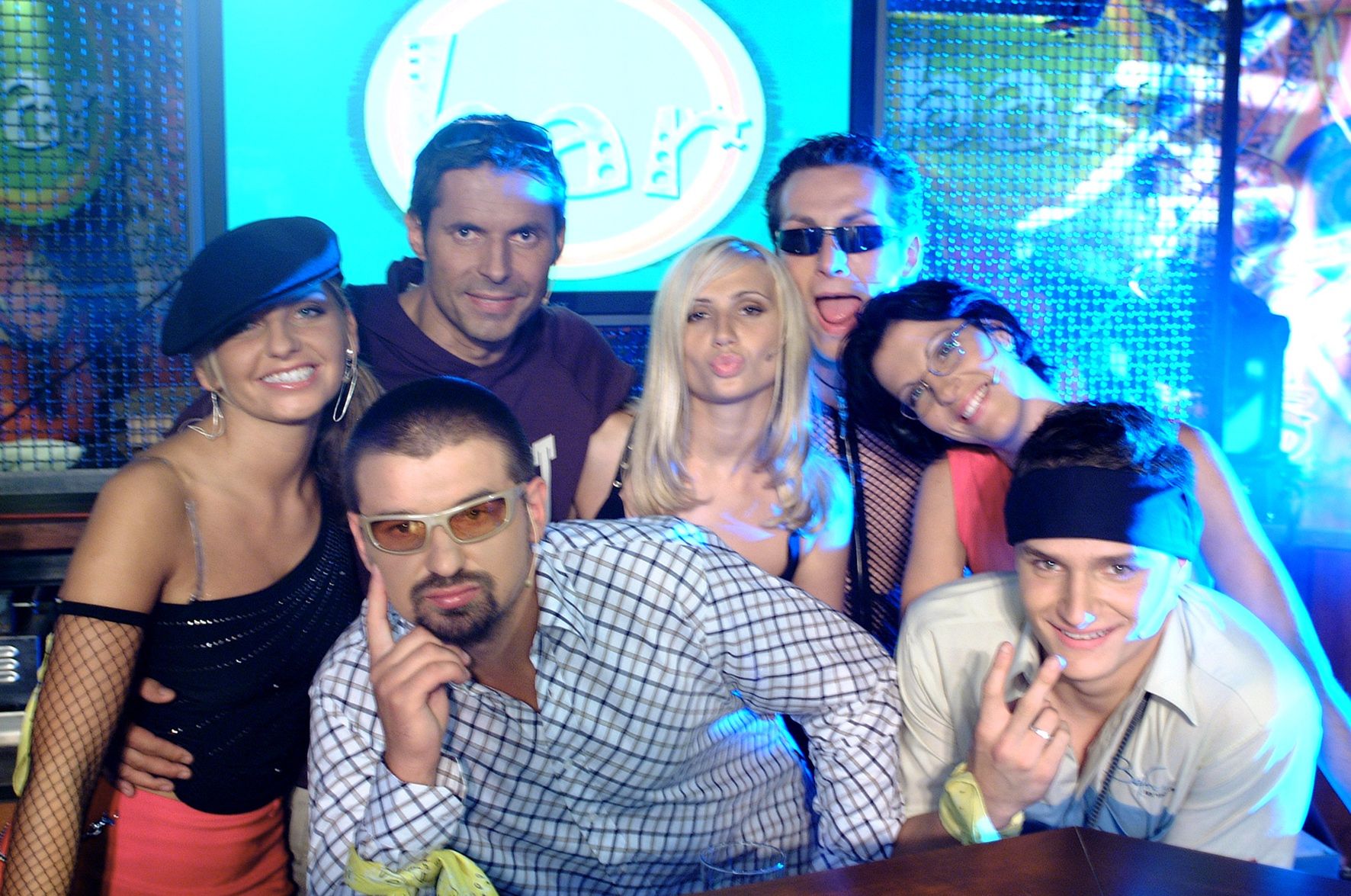 Uczestnicy 3. sezonu reality-show "Bar, 2003 r.