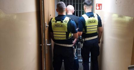 Jechał z Niemiec na wschód. Policjanci zastawili pułapkę na 70-latka