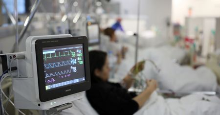 Ciężka sytuacja w Warszawie. Trzecia fala koronawirusa nadeszła z wielką siłą