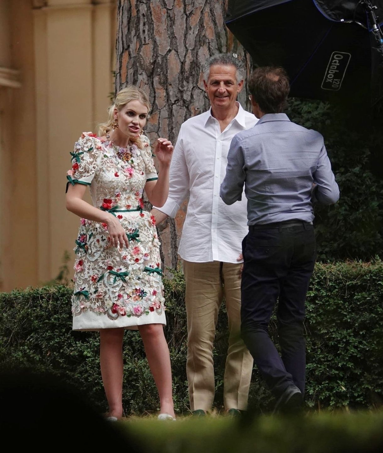 Kitty Spencer i Michael Lewis prezentują czułości przed obiektywem fotografa