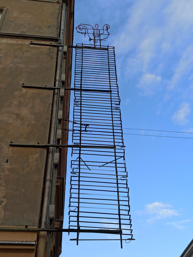 Warszawa. Neon "Cepelii"