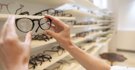 Skarbówka daje zielone światło. Te osoby odliczą okulary od PIT