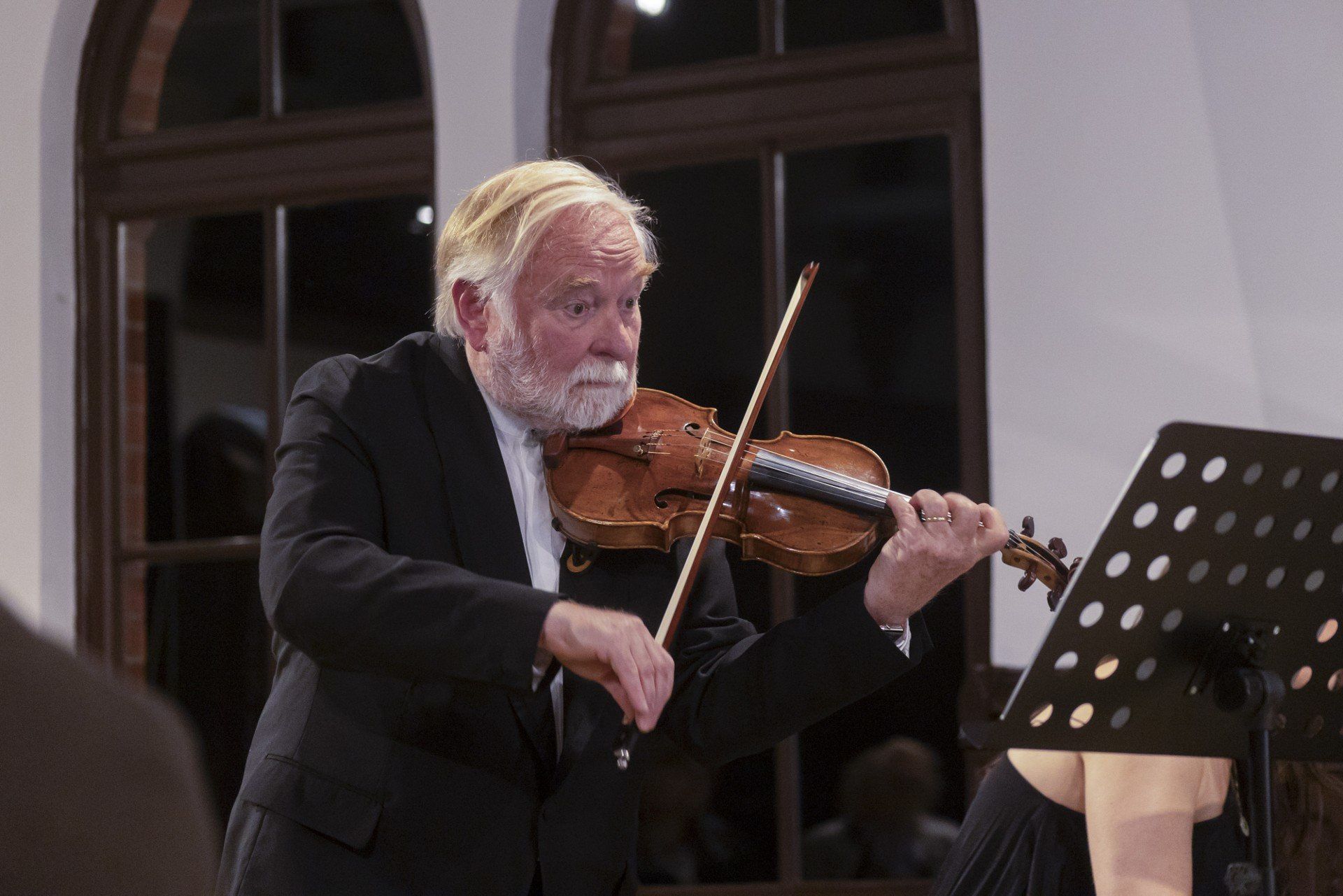 W tym roku Festiwal Wielu Sztuk zainaugurował koncert &#34;Muzyka i Poezja&#34;. Adrianna Biedrzyńska recytowała poezję francuską, a następnie Gille Henri oraz Emilia Biskupska wykonali utwory francuskich kompozytorów.