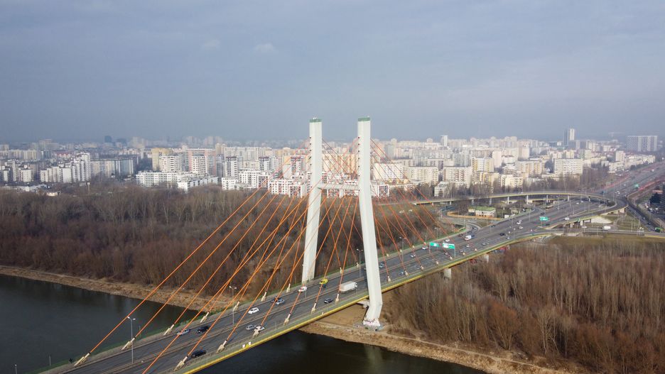 Warszawa. Kierowcy chcieli ominąć korek na Moście Siekierkowskim