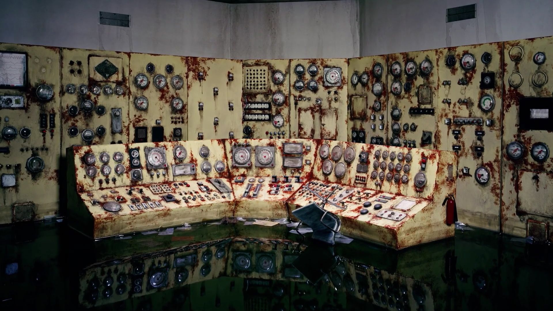 Dwie artystki tworzą miniaturowe postapokaliptyczne światy 6