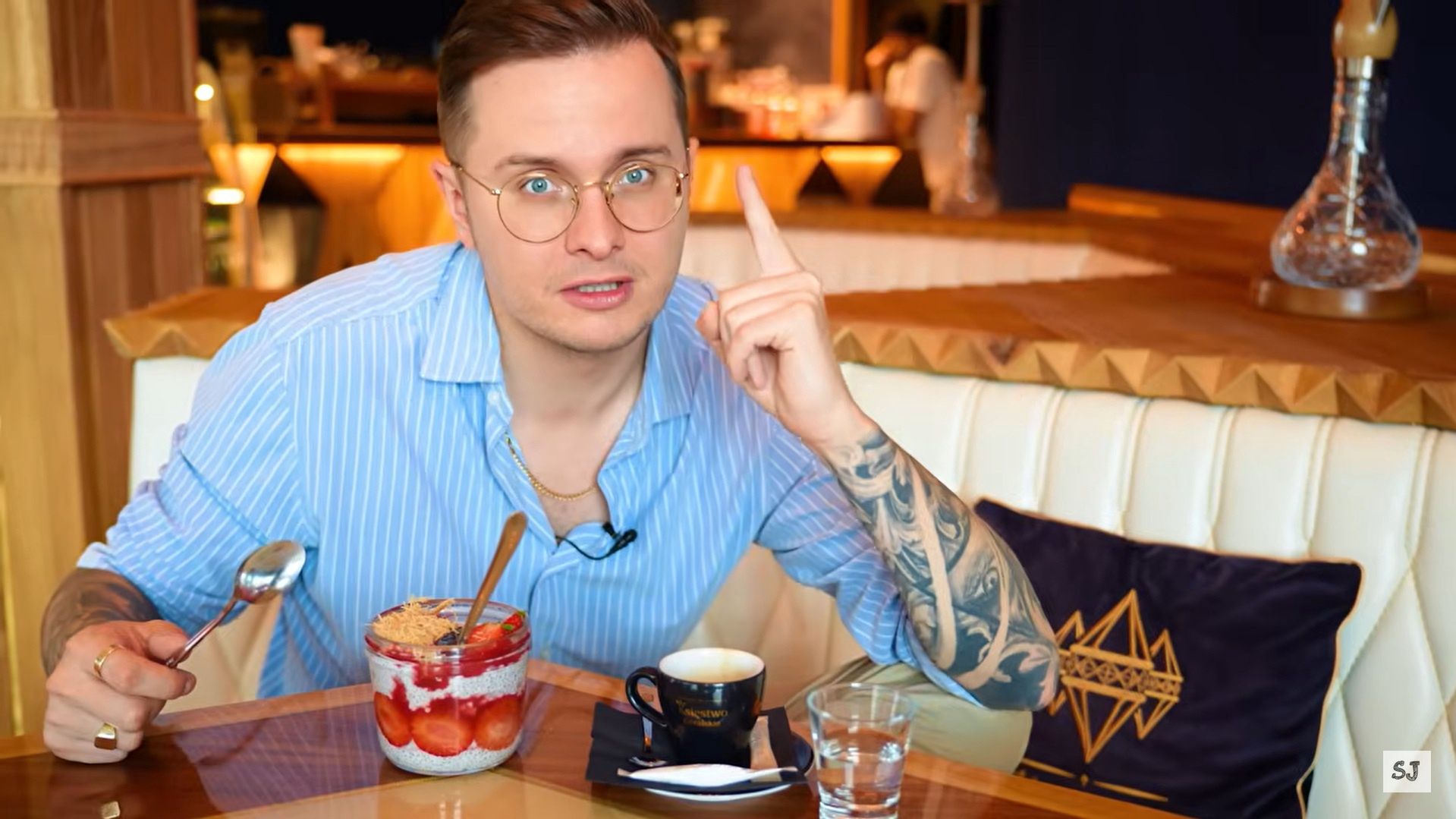 Dymitr Błaszczyk zapłacił za deser i kawę 80 zł