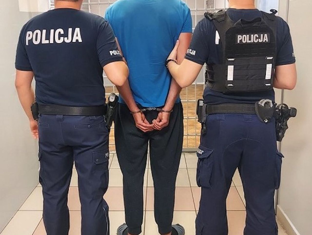 Skierniewice: 35-latek groził swojej partnerce i postrzelił z broni śrutowej jej siedmioletnią córkę