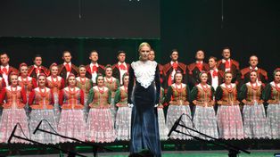 Kalisz: Powiatowo-Miejsko-Gminny Dzień Kobiet. Zespół Pieśni i Tańca "Śląsk" i Halina Mlynkova zachwycili publiczność