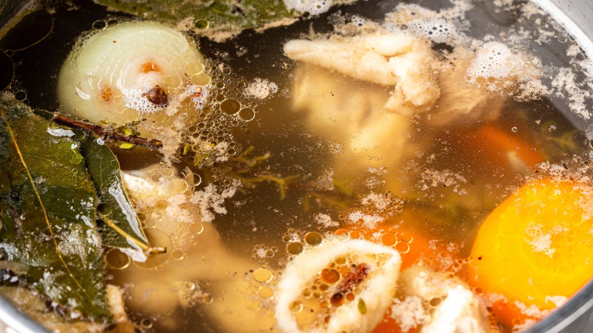 Jaką funkcję w rosole pełnią liście laurowe i ziele angielskie?