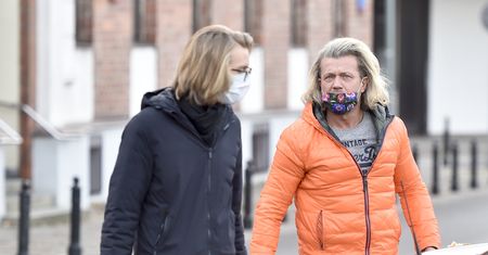 Jakimowicz ma 20 lat i jest żywą kopią ojca. Ale tylko fizycznie