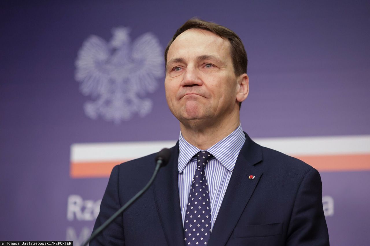 Minister Sikorski zrobił furorę. "Wyprowadził cios w Rosję"