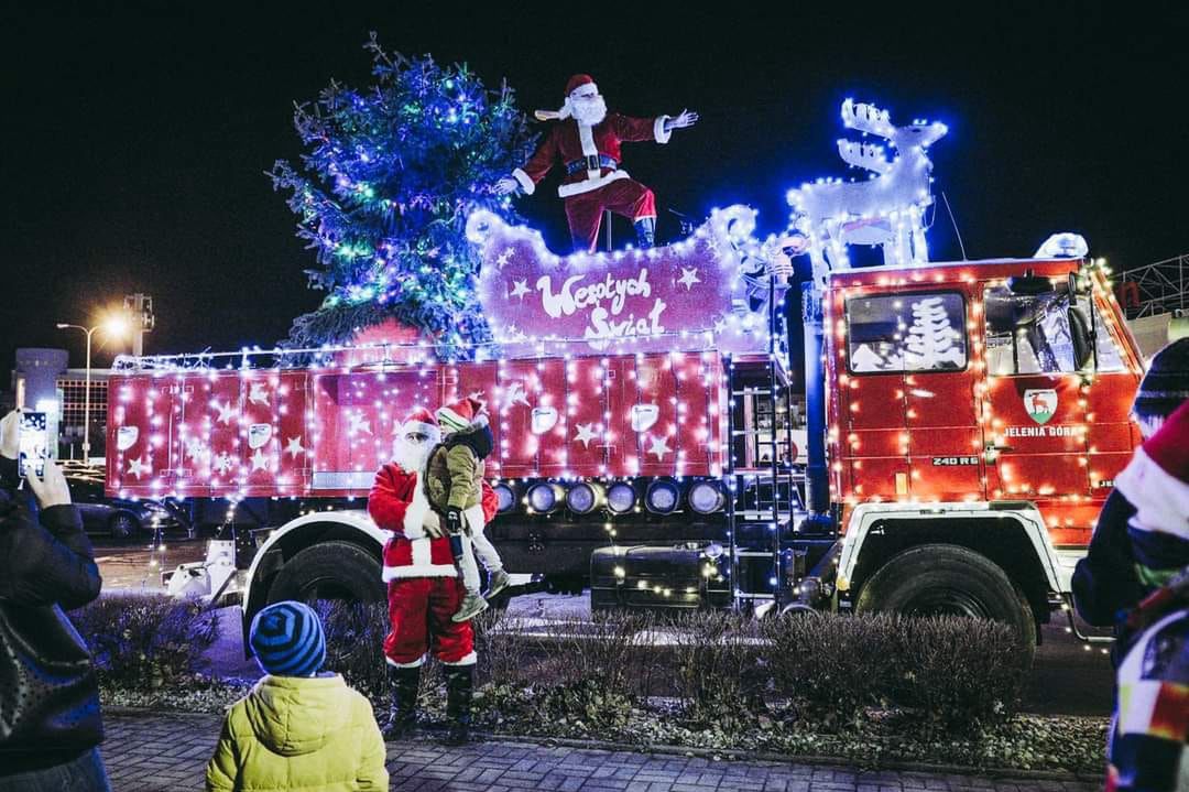 Jelenia Góra. Strażacki Święty Mikołaj znów w akcji. Radości nie było końca