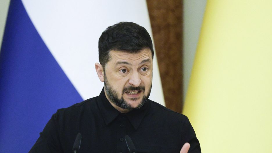  Zełenski: W Rosji brakuje benzyny. "Korzysta z rezerw na czarną godzinę"