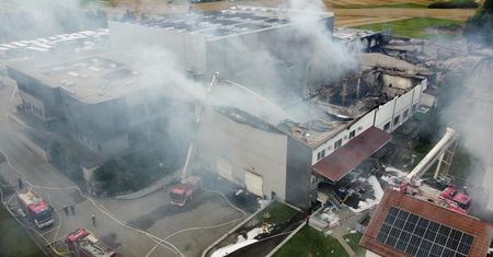 Pożar fabryki paluszków. Właściciel firmy mówi, co z pracownikami