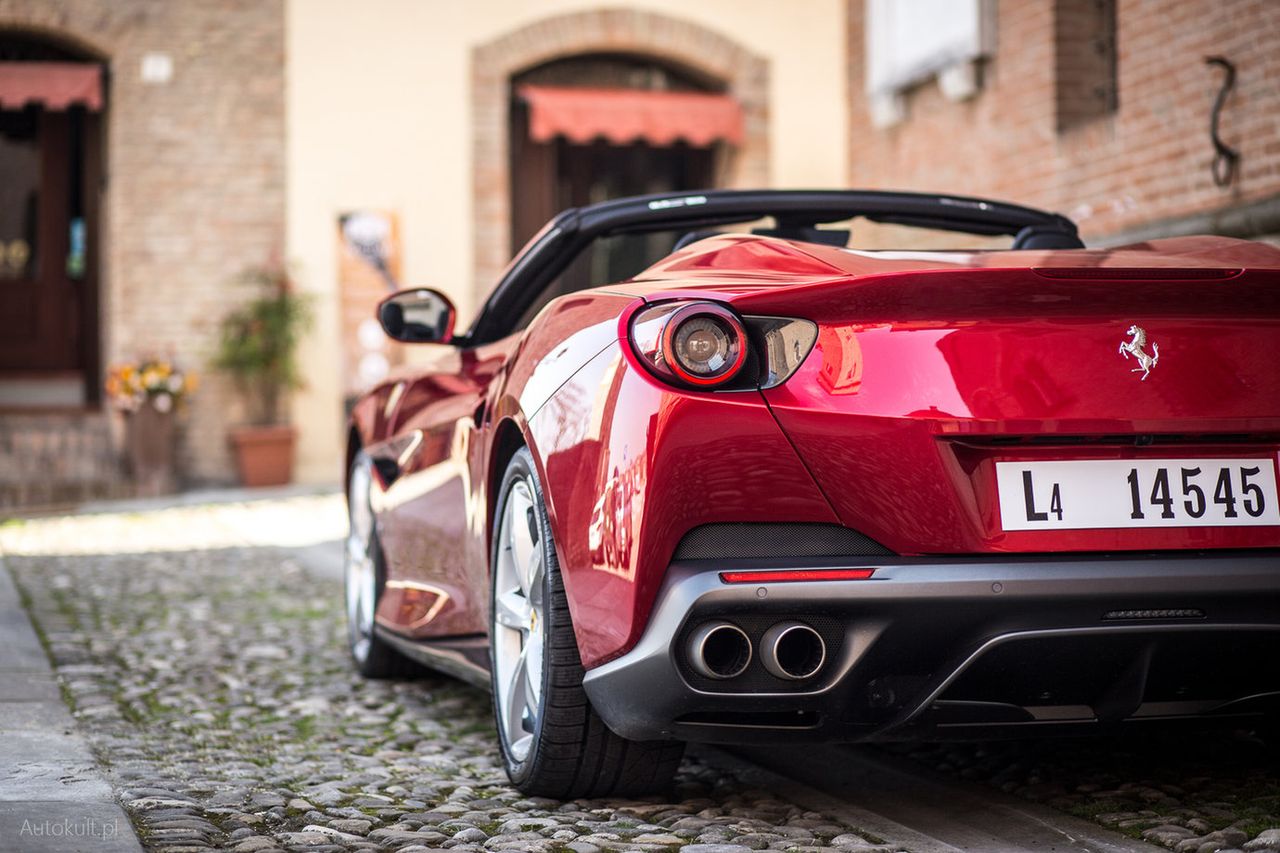 Ferrari wzywa do serwisu 23 tys. aut z rynku USA. Winny element za kilka dolarów