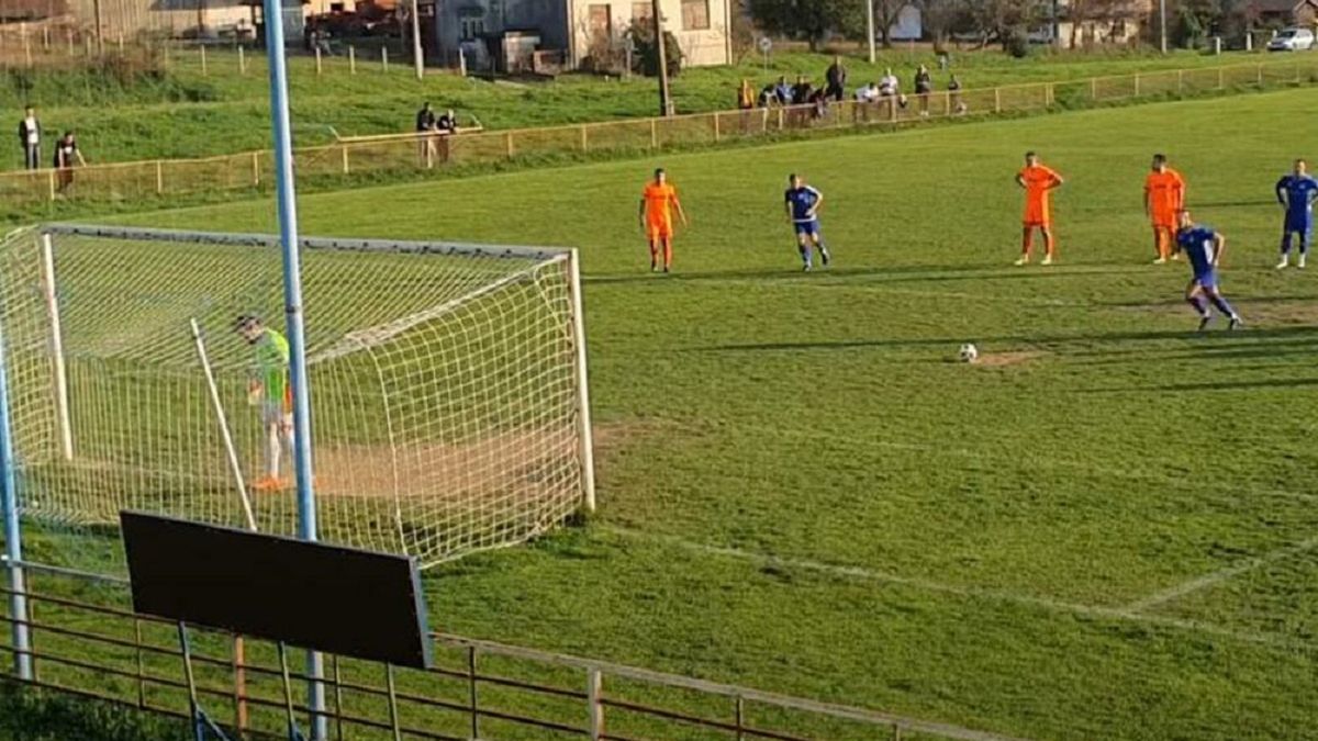 Bramkarz postanowił nie bronić strzału z rzutu karnego