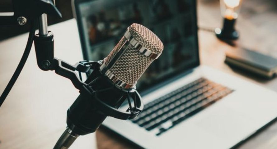 Radio na fali wznoszącej. Najczęściej słuchamy go wcale nie w domu