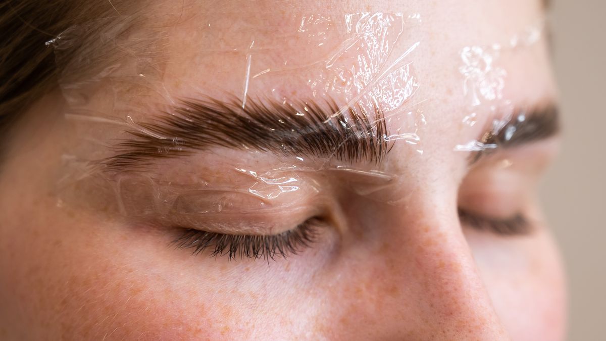 Jak zrobić laminację brwi w domowym zaciszu? 