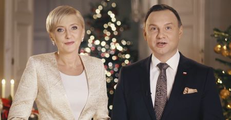 Świąteczne życzenia od pary prezydenckiej: "Polityczne emocje nie powinny przesłonić tego, co najważniejsze"