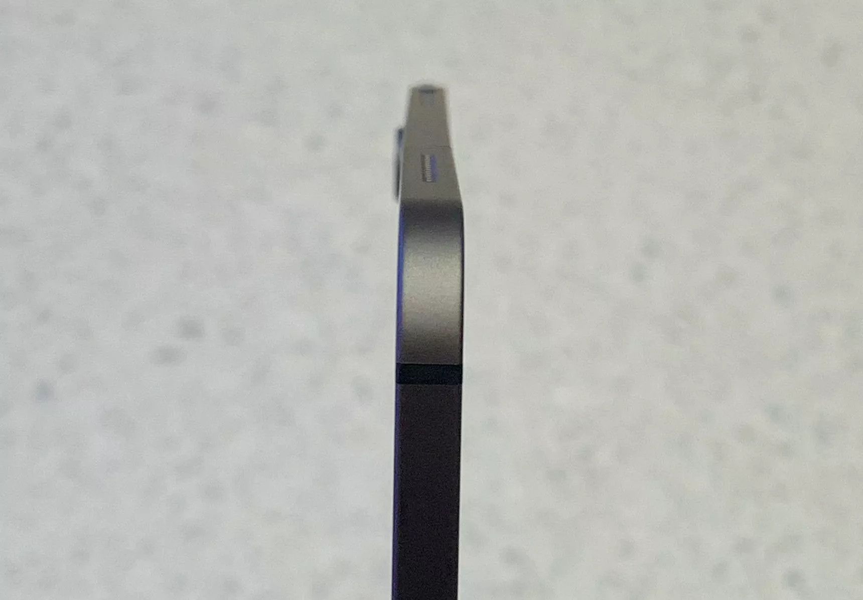Wygięty od nowości iPad za kilka tysięcy złotych? Apple twierdzi, że to normalne 2