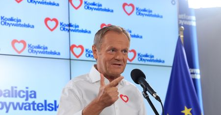 Spięcie Tuska z pracownikiem TVP. "Arogancja i brak osobistej kultury"