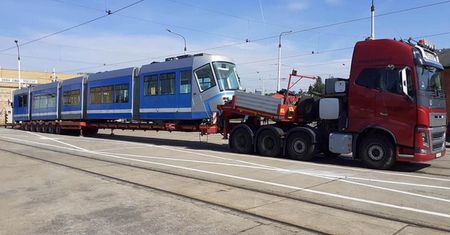 Wrocław. Pierwsza Skoda 16T pojechała do remontu. Tramwaje zyskają nowe oblicze