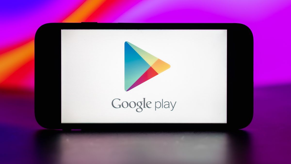 INDIA - 2023/12/19: In this photo illustration, the Google Play logo is seen displayed on a mobile phone screen. (Photo Illustration by Idrees Abbas/SOPA Images/LightRocket via Getty Images)
