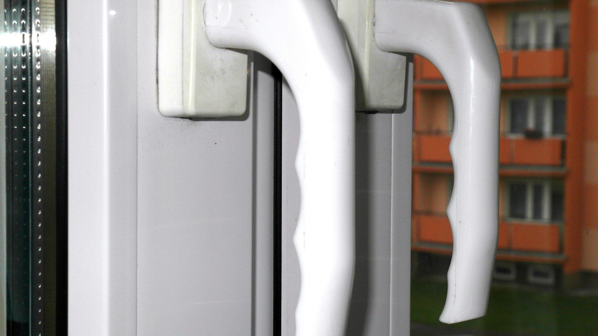 Zadbaj o to, aby okna były szczelne