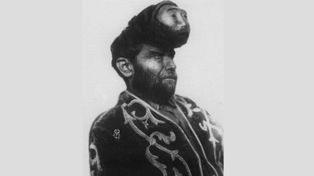 Mężczyzna z dwiema głowami. Historia Pasquala Piñóna