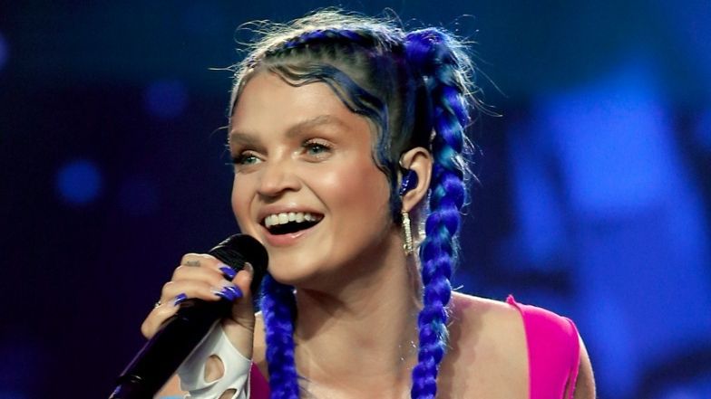 Margaret pozuje w nienagannym makijażu i szalonej stylizacji