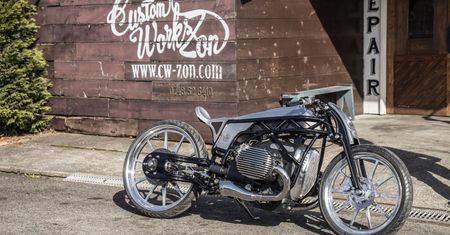 Custom Works Zon Departed – japoński sposób na prezentację silnika od BMW