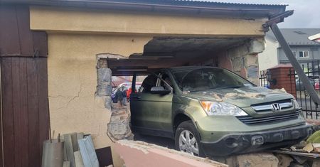 Tarnów. Tragedia podczas parkowania. Nie żyje mężczyzna