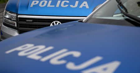 Wszedł z rewolwerem do resortu. Policja: Nie doszło do przestępstwa