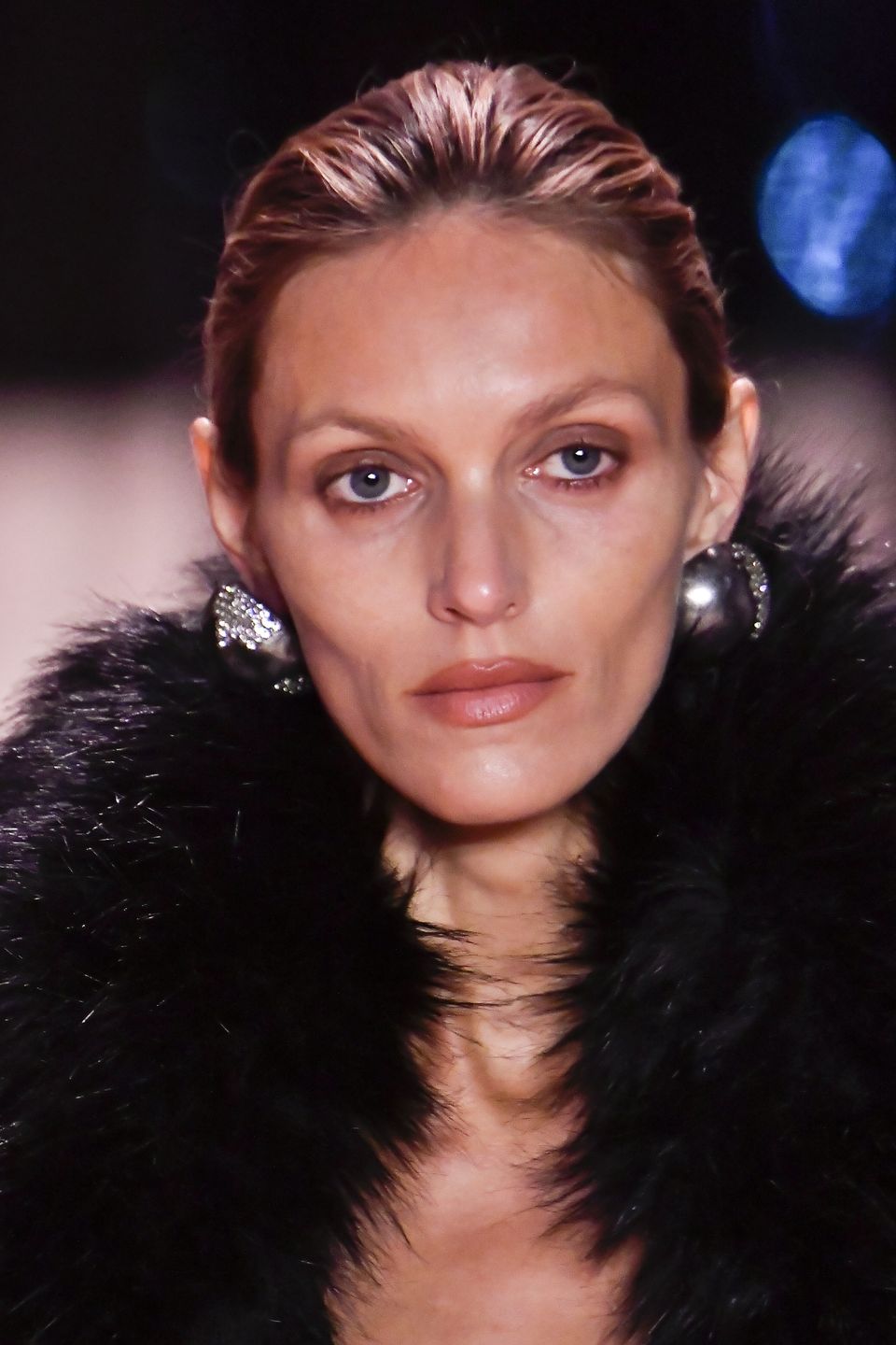 Anja Rubik na pokazie Saint Laurent 