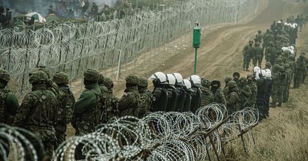NATO obserwuje sytuację na granicy z Białorusią. "Ryzyko eskalacji"