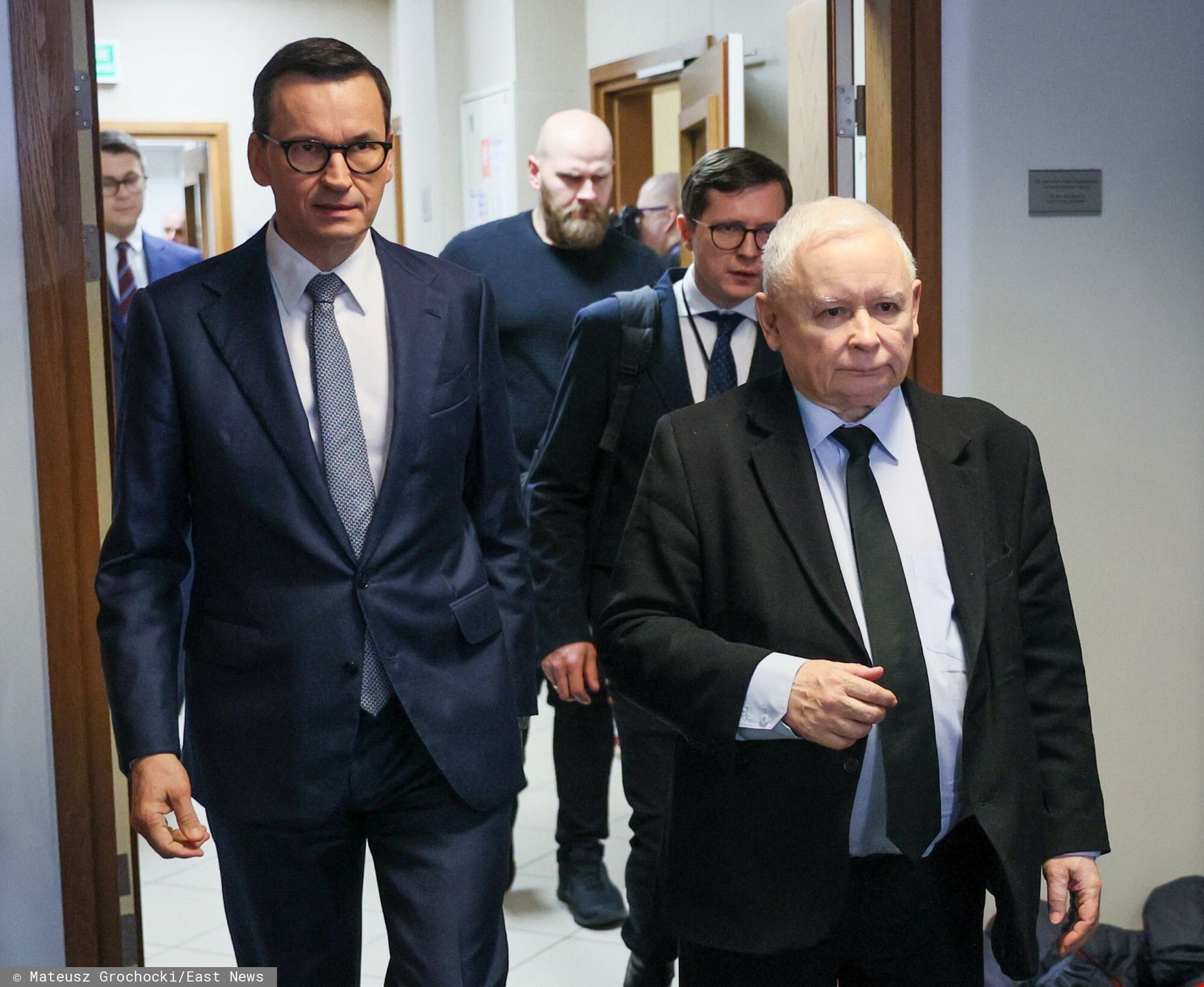 Pierwsze spotkanie Zespo?u Pracy dla Polski PiS
Fot. Mateusz Grochocki/East News, Warszawa, 30.01.2024. Pierwsze spotkanie Zespolu Pracy dla Polski poswieconego tematowi szans rozwojowych Polski wynikajacych z realizacji Centralnego Portu Komunikacyjnego z udzia?em prezes PiS Jaroslawa Kaczynskiego (P) i wiceprezesa partii Mateusza Morawieckiego (L), w Centrum Zielna.
Mateusz Grochocki
