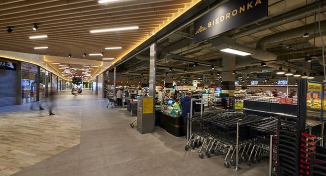 Biedronka zmienia system wynagrodzeń - nowe premie i nagrody za frekwencję