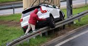 Lublin: Było za szybko na łuku jezdni. Volvo wjechało na bariery, obok fiat zderzył się z oplem