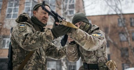 Charków szykuje się na wojnę. "Odprawię tylko dziecko"