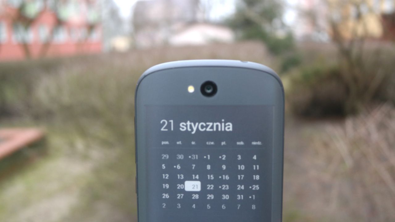 YotaPhone 2 - telefon o dwóch twarzach. Test i recenzja smartfona z ekranem E Ink 10