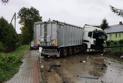 Wypadek z udziałem busa i ciężarówki. Jest ofiara śmiertelna