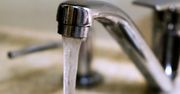 Przegotuj wodę i usuń mikroplastik. Proste sposoby na czystą kranówkę