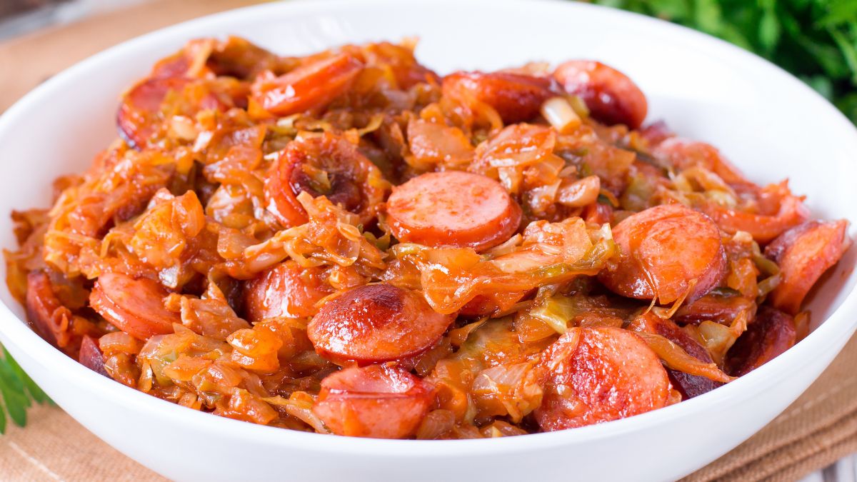 Teściowa zrobiła bigos z młodej kapusty z pomidorami