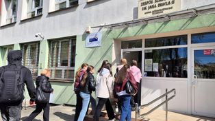 Dzień otwarty w Zespole Szkół numer 1 imienia Jana Pawła II w Przysusze. Były prezentacje, rozmowy z nauczycielami