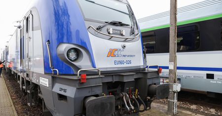 Zarwany sufit w pociągu PKP Intercity. "Pojazd wyłączony z eksploatacji"