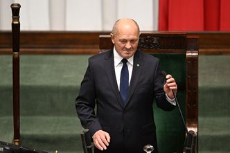 Marszałek Marek Sawicki rozpoczął pierwsze posiedzenie Sejmu. "Usuńmy bariery"