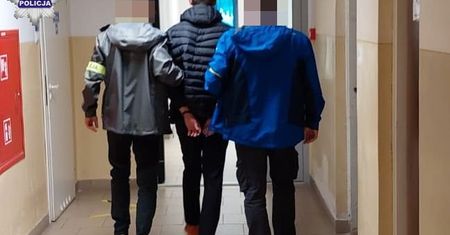 Ksiądz przyłapał go na zakrystii ubranego w ornat. To nie była jedyna kradzież